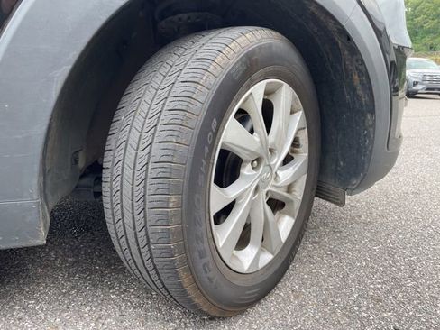 Used 2019 Hyundai Tucson SE FWD image 2