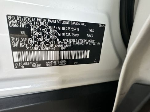 Used 2025 Toyota RAV4 XLE Premium AWD/4WD image 29
