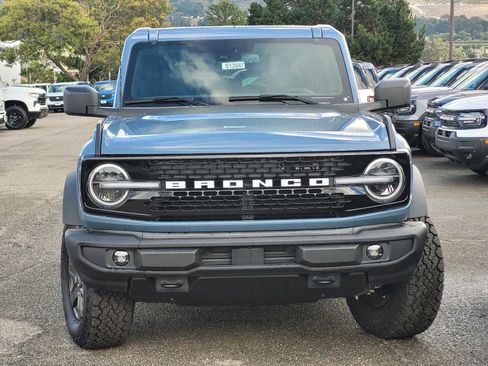 New 2025 Ford Bronco Outer Banks w/ Black Appearance Package image 3
