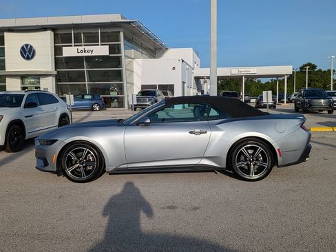 Used 2025 Ford Mustang Premium RWD image 3
