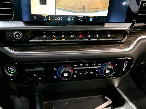 Used 2022 Chevrolet Silverado 1500 LT Trail Boss w/ Convenience Package II AWD/4WD image 34