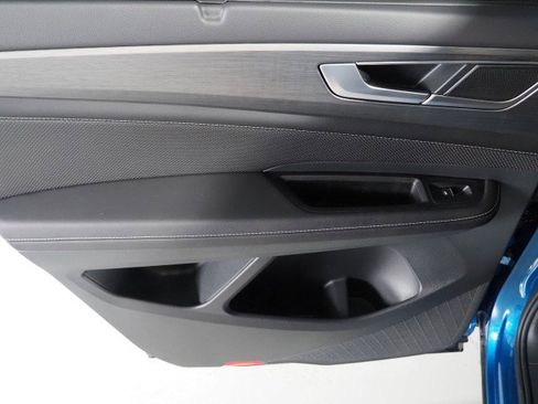 Used 2024 Volkswagen Atlas SE w/ Technology Package image 51