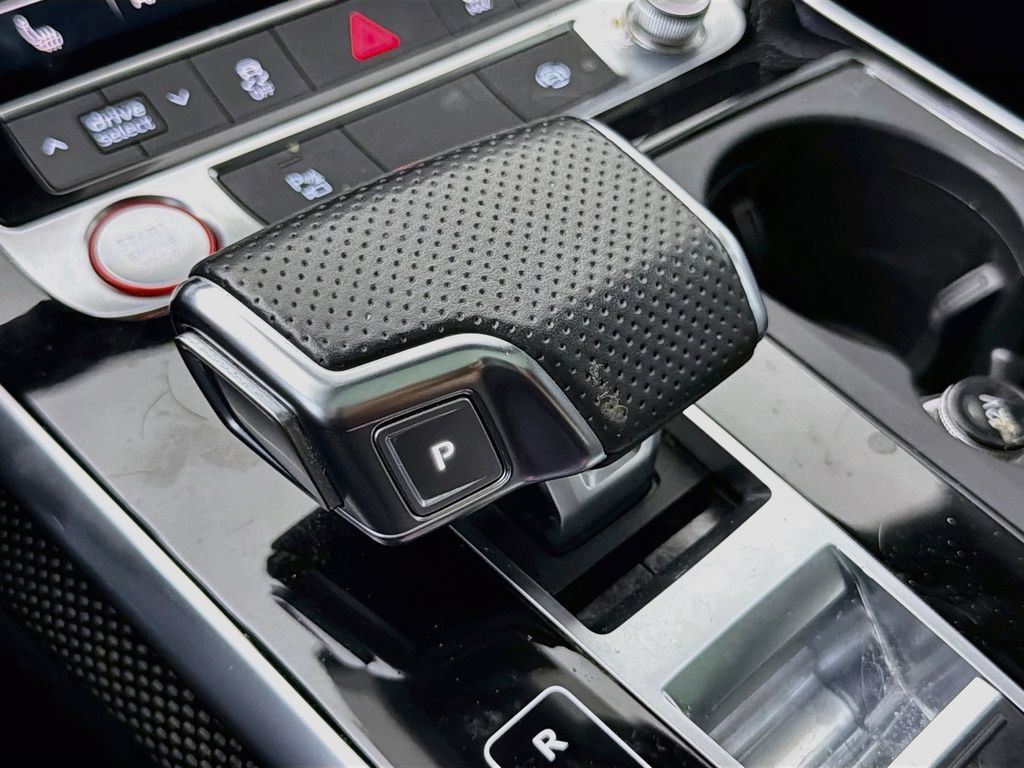 Used 2020 Audi SQ7 Premium Plus w/ Towing Package AWD/4WD image 20
