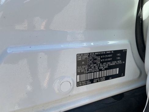 Used 2019 Toyota RAV4 XLE FWD image 33