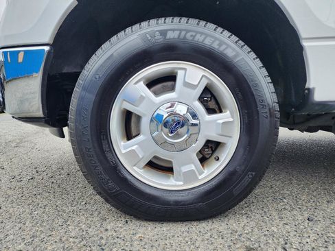 Used 2013 Ford F150 XLT w/ Mid Equipment Group AWD/4WD image 39