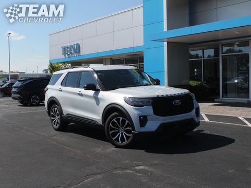 Used 2026 Ford Explorer ST-Line AWD/4WD image 2