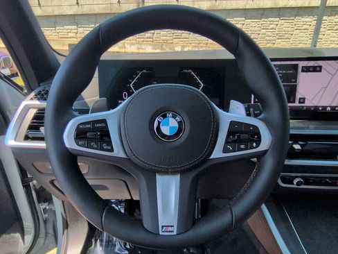 Used 2026 BMW X5 xDrive40i w/ M Sport Package AWD/4WD image 25