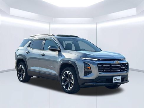 Used 2025 Chevrolet Equinox LT FWD image 10