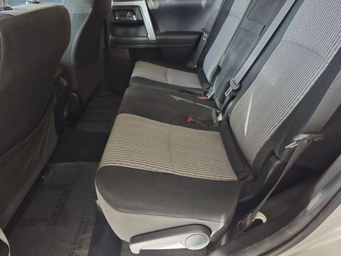 Used 2022 Toyota 4Runner SR5 AWD/4WD image 32