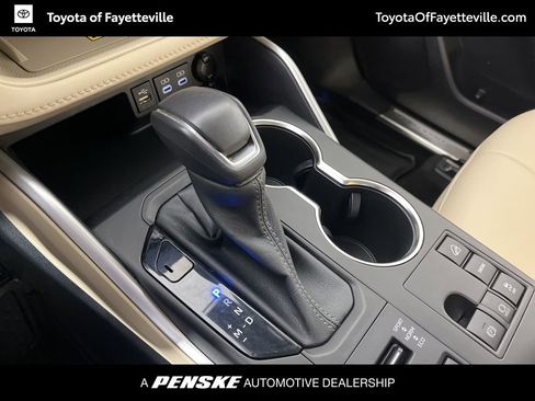 Used 2023 Toyota Highlander XLE image 35