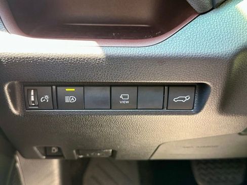 Used 2019 Toyota RAV4 Limited AWD/4WD image 35