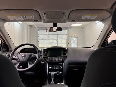 Used 2020 Nissan Pathfinder S image 19