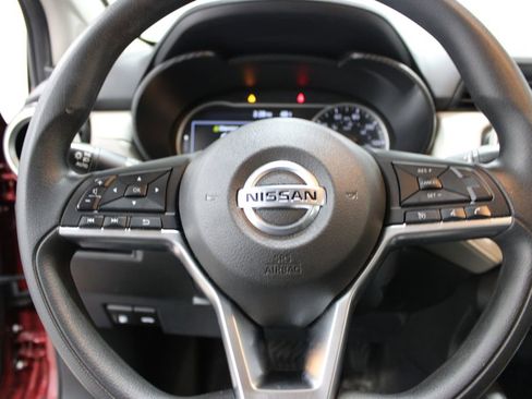Used 2021 Nissan Versa SV image 12