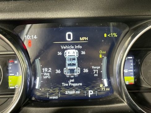 Used 2022 Jeep Wrangler Unlimited Sahara w/ Safety Group image 17