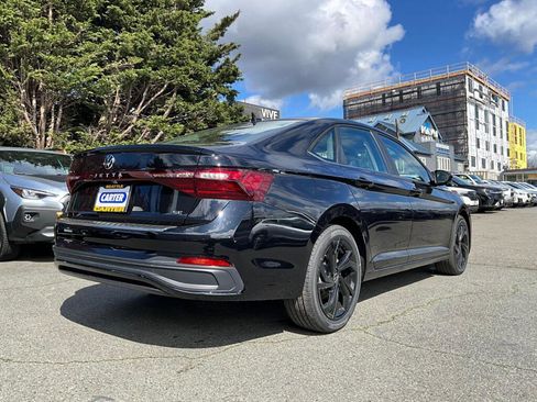 New 2026 Volkswagen Jetta SE FWD image 8