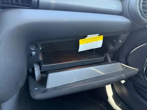 Used 2021 MINI Cooper 2-Door Hardtop FWD image 25