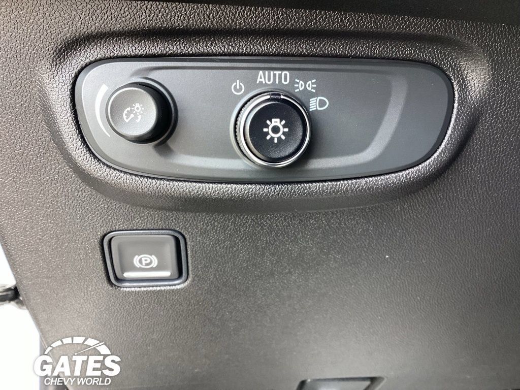 Used 2023 GMC Terrain SLE w/ Driver Convenience Package FWD image 24