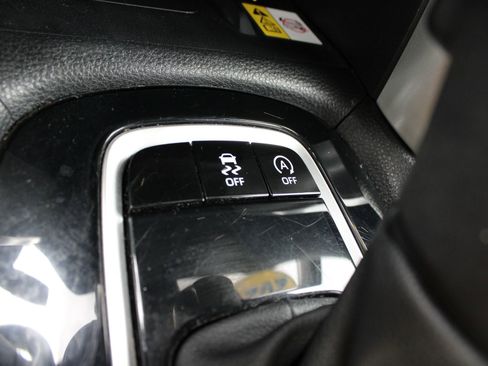 Used 2023 Toyota Corolla Cross LE image 35