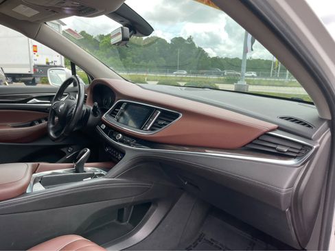 Used 2020 Buick Enclave Avenir w/ Avenir Technology Package FWD image 27
