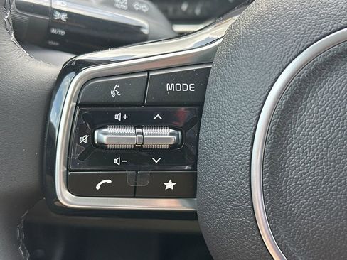 New 2026 Kia Carnival FWD image 25