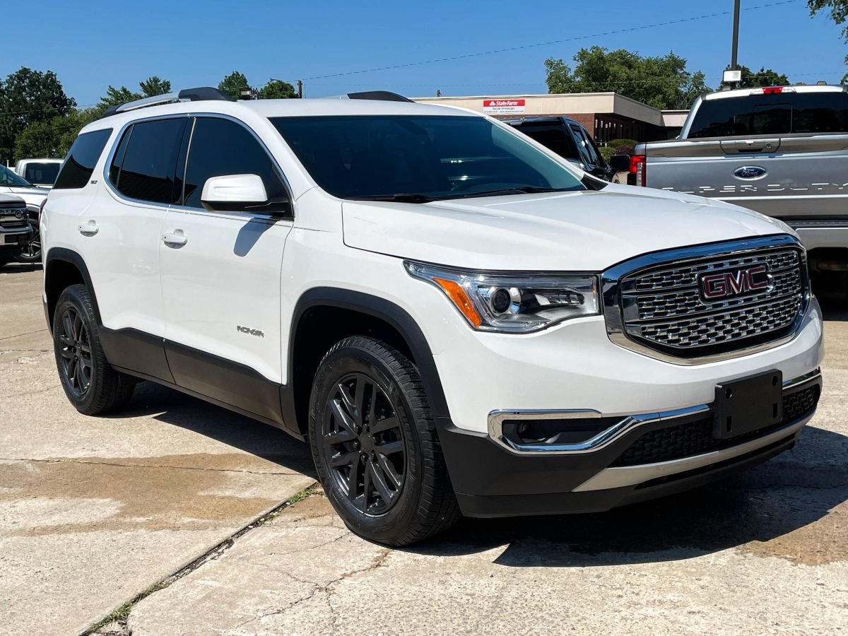 Used 2019 GMC Acadia SLT w/ LPO, Floor Liner Package FWD image 2