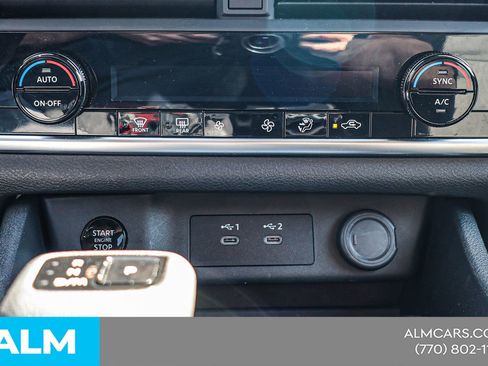 Used 2025 Nissan Rogue SV image 32