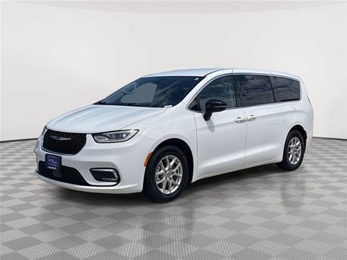 Used 2024 Chrysler Pacifica Touring-L FWD image 1