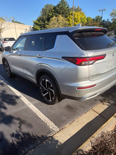 Used 2024 Mitsubishi Outlander SE FWD image 3