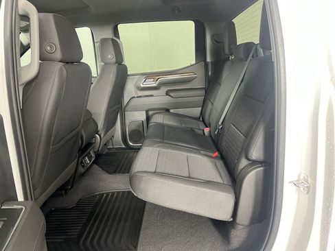 Used 2023 GMC Sierra 1500 SLE AWD/4WD image 16