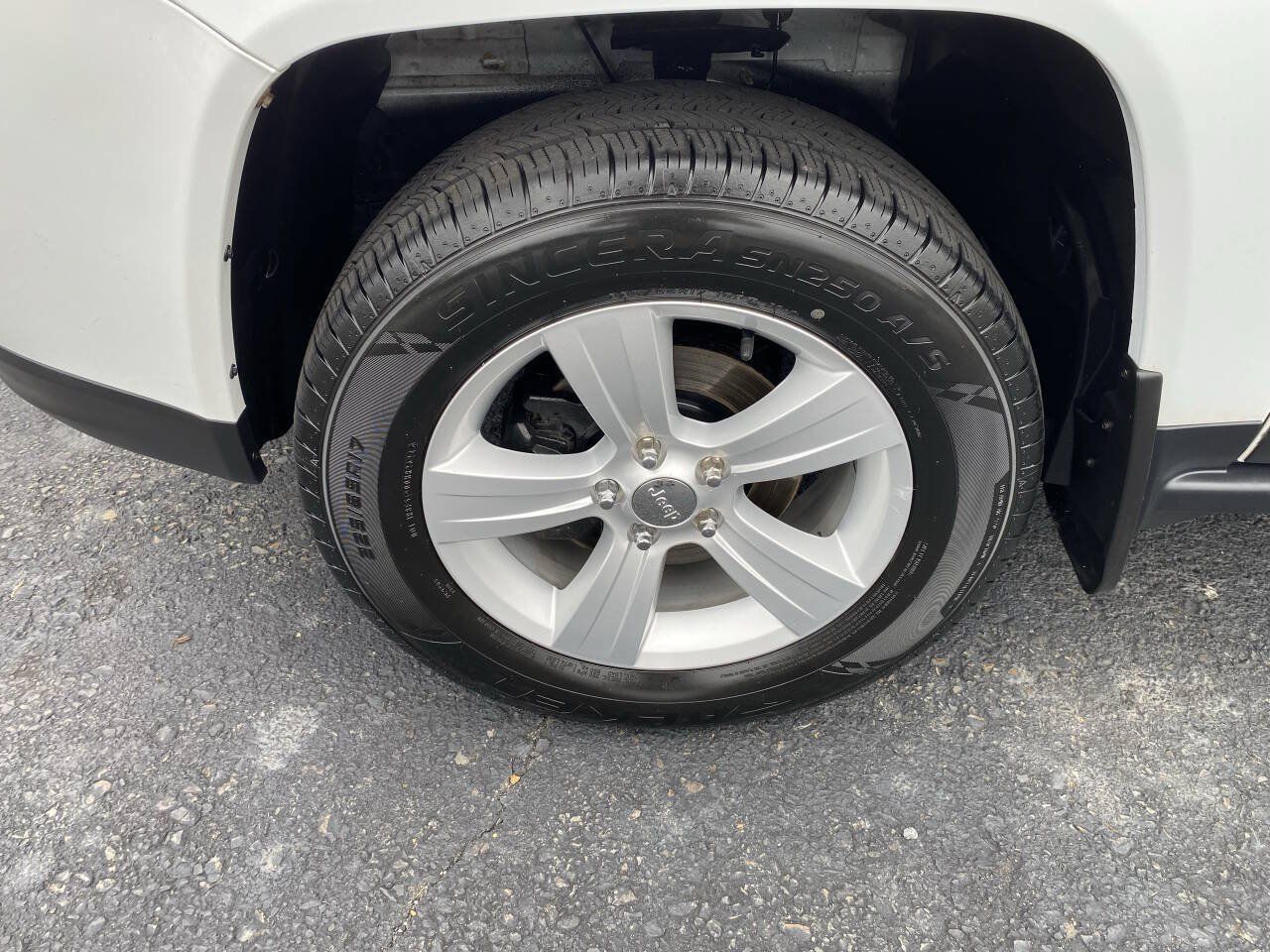 Used 2016 Jeep Compass Sport w/ Power Value Group AWD/4WD image 9
