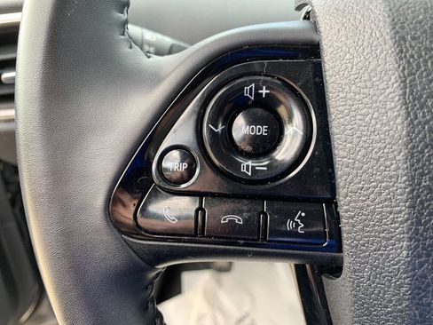 Used 2022 Toyota Prius Prime XLE FWD image 28