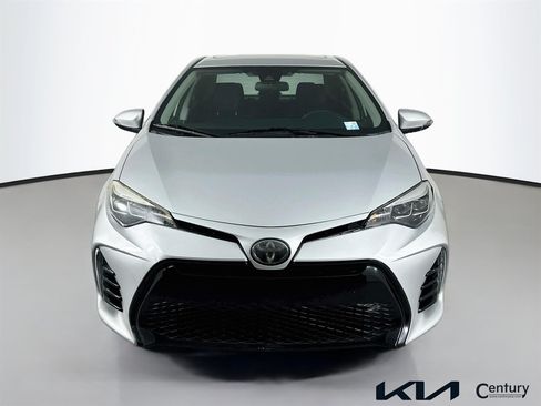 Used 2017 Toyota Corolla SE w/ SE Premium Package FWD image 2