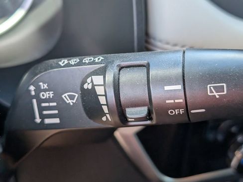 Used 2021 Nissan Rogue SV FWD image 25