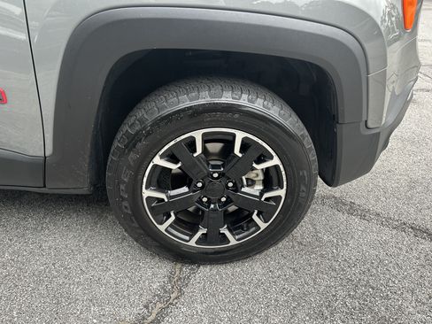 Certified 2023 Jeep Renegade Trailhawk w/ Sun/Sound Group AWD/4WD image 7