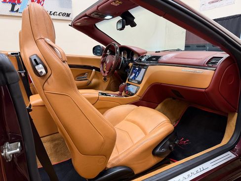 Used 2016 Maserati GranTurismo Sport RWD image 37