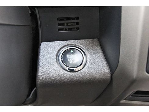 Used 2018 Ford Expedition XLT w/ Equipment Group 202A RWD image 23