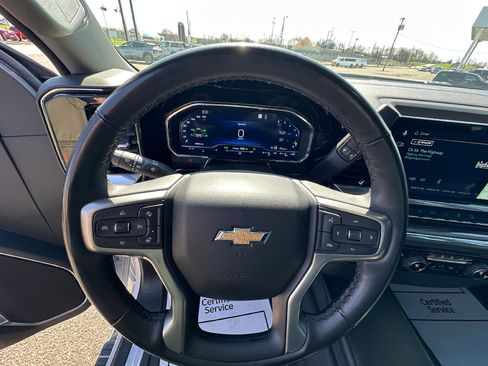 Used 2025 Chevrolet Silverado 2500 LT w/ Convenience Package image 17
