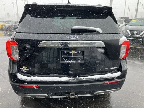 Used 2022 Ford Explorer XLT w/ Equipment Group 202A image 6