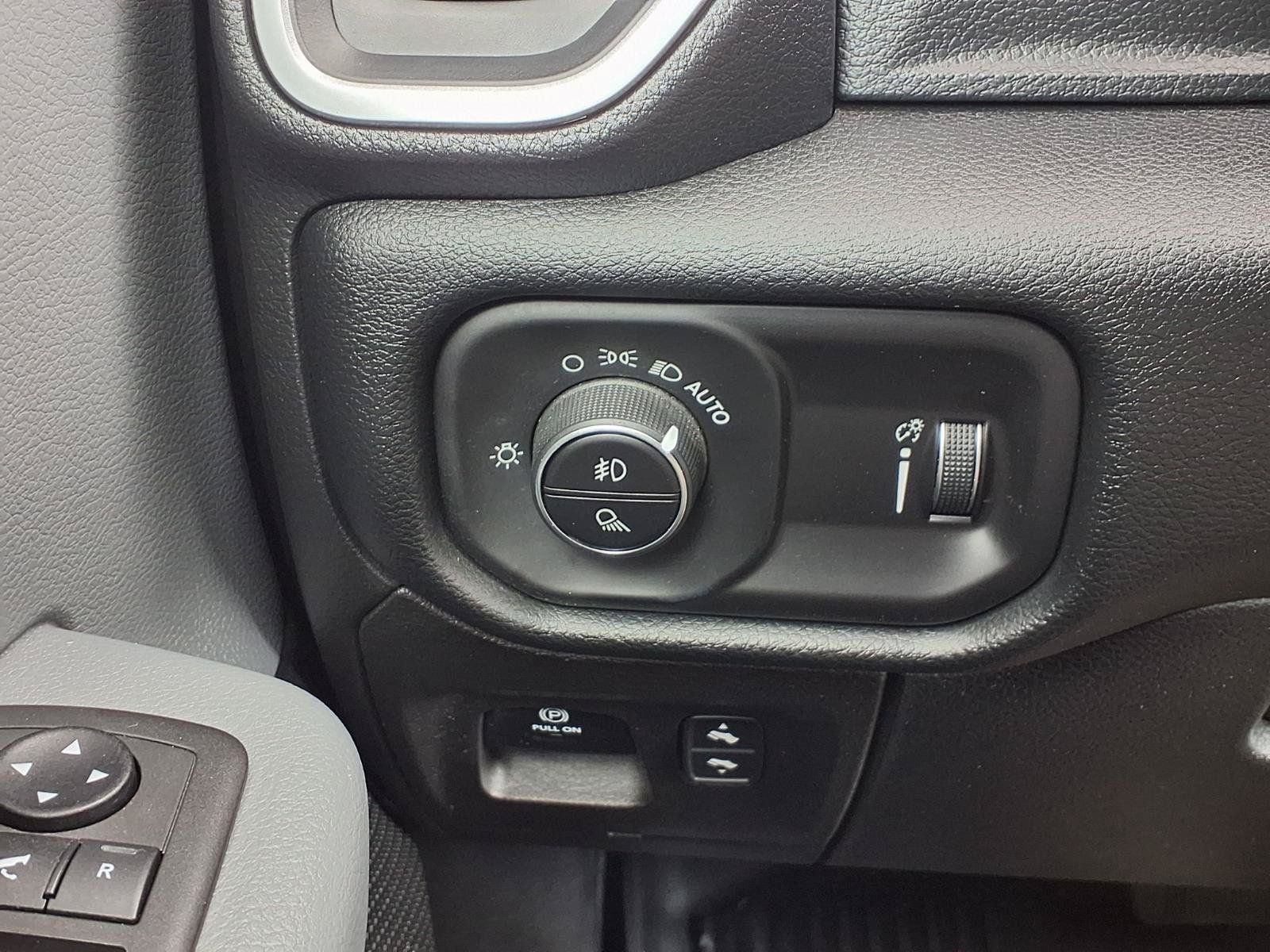 Used 2021 RAM 1500 Big Horn AWD/4WD image 12