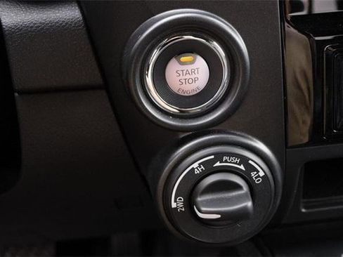 Used 2024 Nissan Titan SV w/ SV Bronze Edition Package image 14