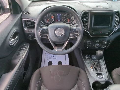 Used 2019 Jeep Cherokee Latitude w/ Popular Appearance Group AWD/4WD image 6