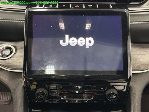 Used 2022 Jeep Grand Cherokee L Limited AWD/4WD image 29