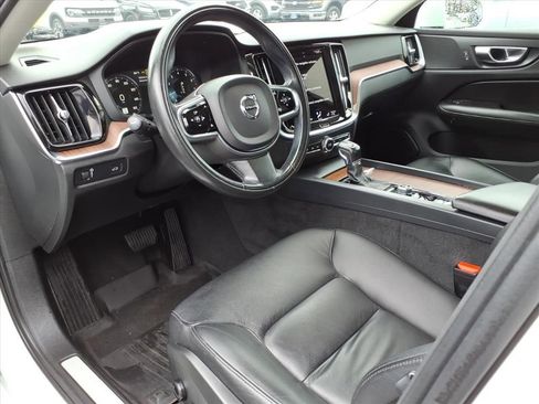Used 2021 Volvo S60 T5 Momentum w/ Climate Package image 13
