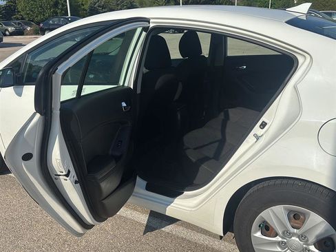 Used 2016 Kia Forte LX FWD image 12