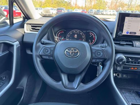 Used 2023 Toyota RAV4 LE image 22