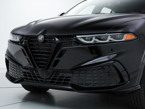 Used 2026 Alfa Romeo Tonale w/ Red Premium Package AWD/4WD image 9