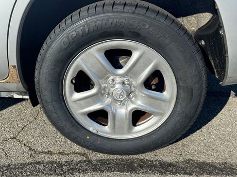 Used 2011 Toyota RAV4 4WD image 37