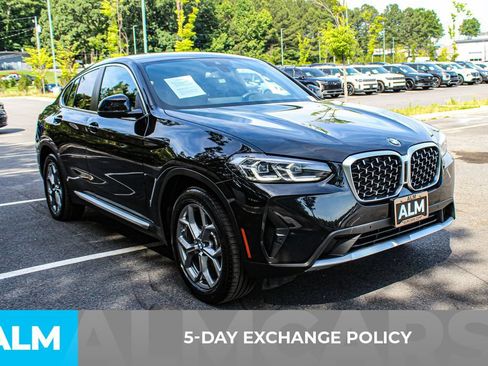 Used 2025 BMW X4 xDrive30i AWD/4WD image 3