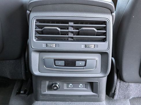 Used 2024 Audi Q7 Premium Plus image 17