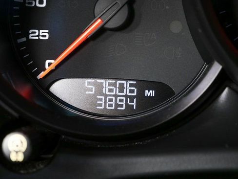 Certified 2019 Porsche Macan image 12